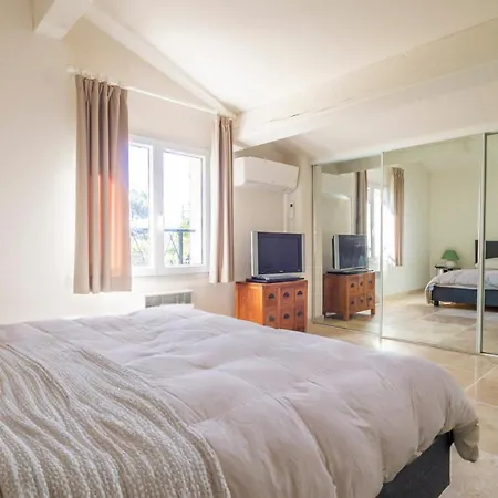 Maison Esterel In Saint-raphael Willa